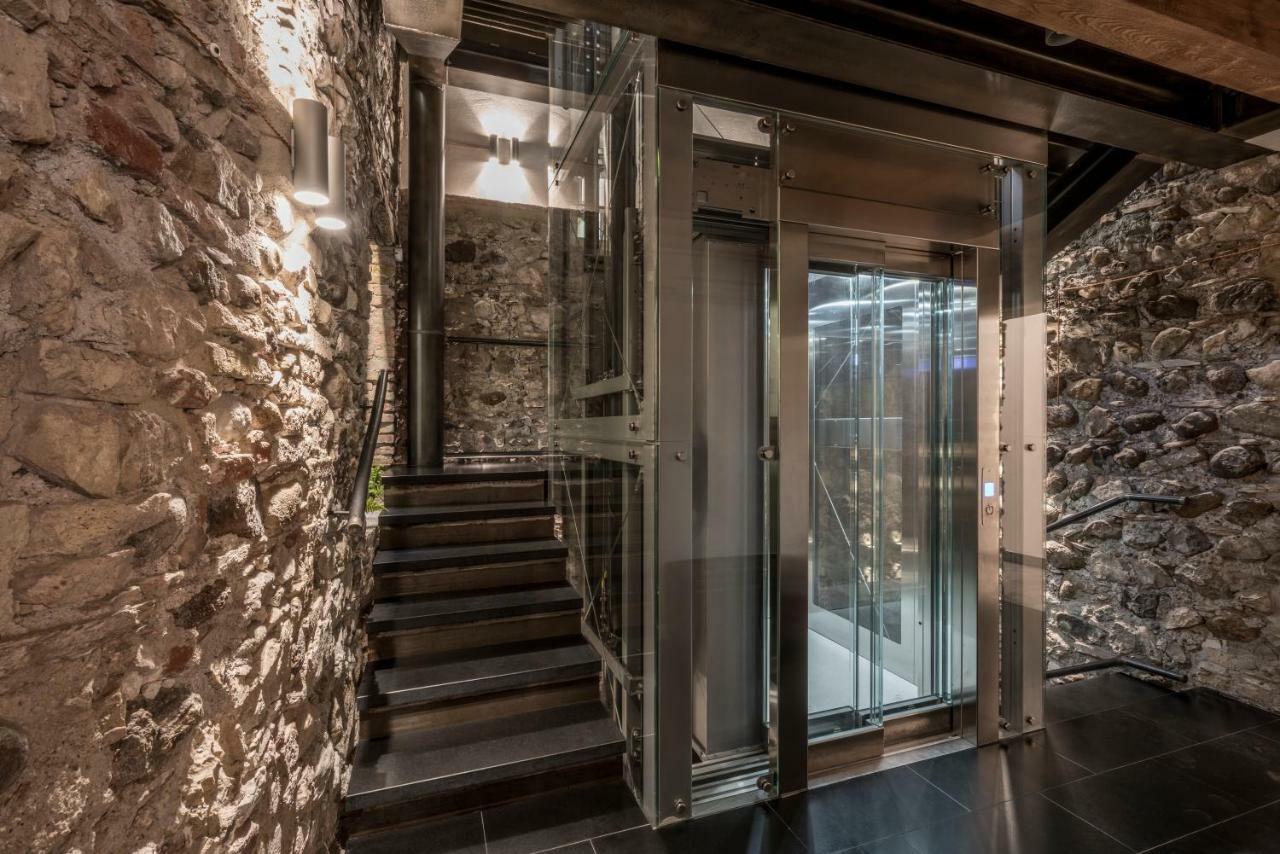 Crocus Apartments Сирмионе Екстериор снимка